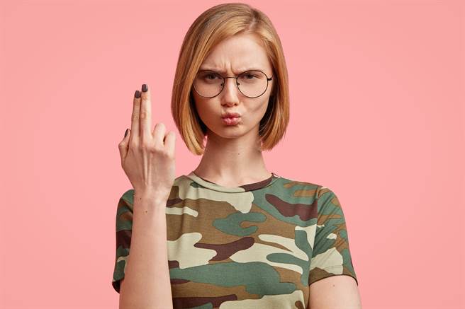 英格兰有1名新娘跳脱传统框架，将纯白婚礼变成帅气的迷彩婚礼。(示意图/达志影像)