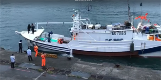 蘇澳漁船遭日巡視船撞破船艏 凌晨安全返港日方拒回應