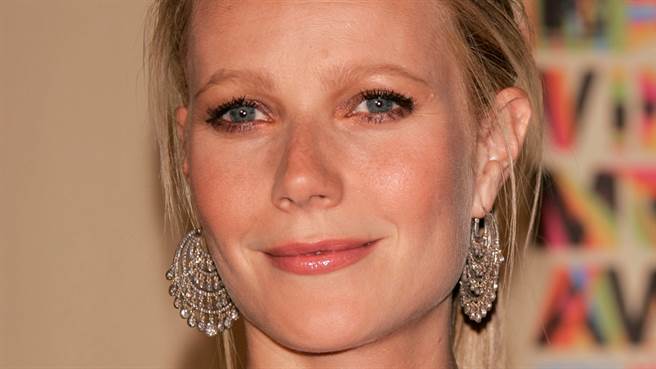 48岁小辣椒葛妮丝·派特洛(Gwyneth Paltrow)庆生豁出去了 「全身脱光」辣晒限制级曲线（图／shutterstock）
