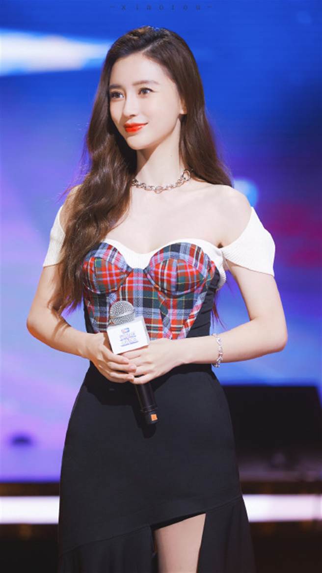 大陸女星Angelababy（楊穎）以姣好身材配上混血臉蛋走紅，即使邁入31歲依舊維持美麗外型。（圖／摘自微博@萧柔啦啦）