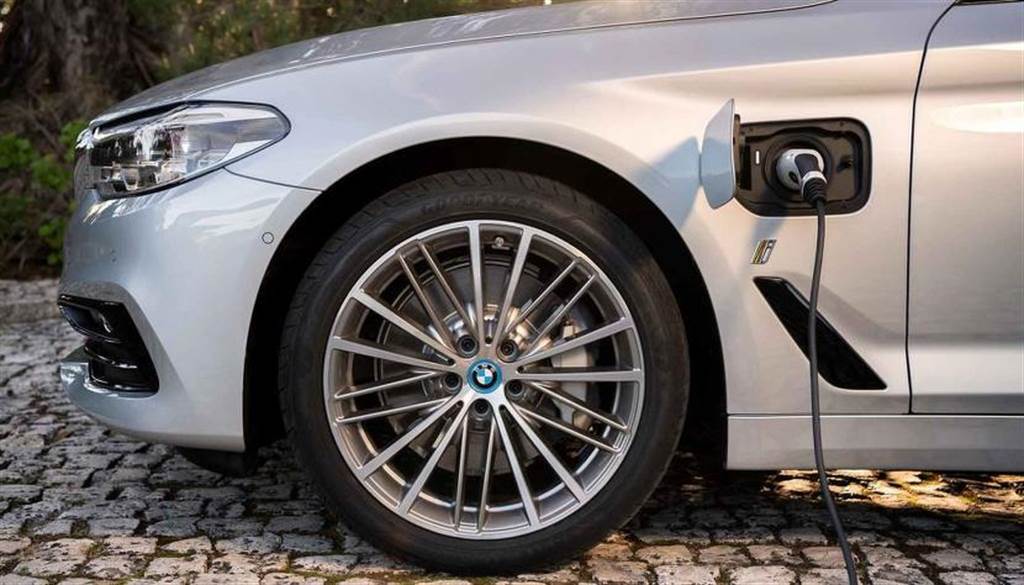 保持競爭力，BMW 宣告自主研發電動車驅動系統與電池芯