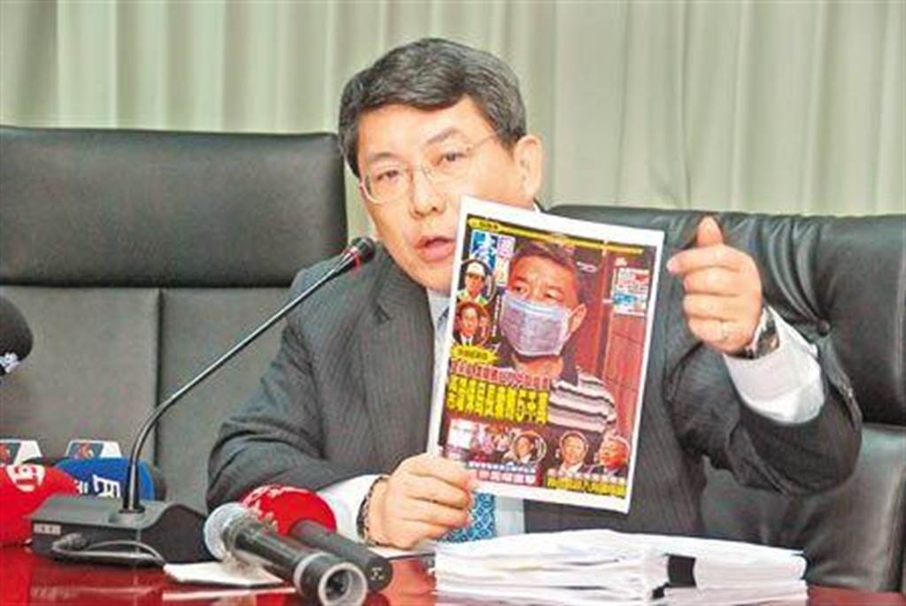 高市前環保局長李穆生2012年涉嫌洩密採購文件，遭公懲會撤職、停止任用1年，考績還遭列「丙等」向高雄高等行政法院提行政訴訟，日前遭駁回，可上訴。（本報資料照／袁庭堯高雄傳真）