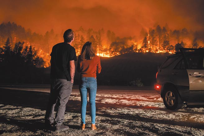 去年在北加州的野火，全球升温使得这样子大规模的野火愈来愈常出现。(图／路透社)