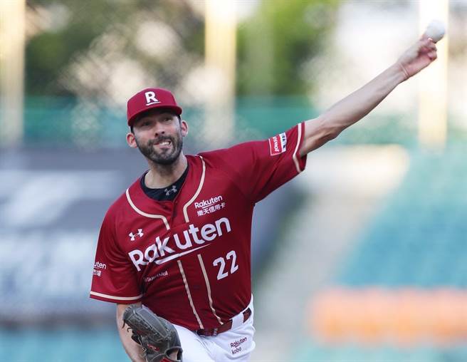 乐天桃猿洋投卡本特收下本季第8胜。（季志翔摄）