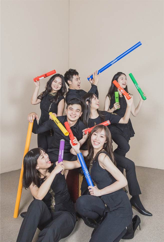 「一起，一起」由七年级击乐家戴含芝等领衔演出。（朱宗庆打击乐团 提供）