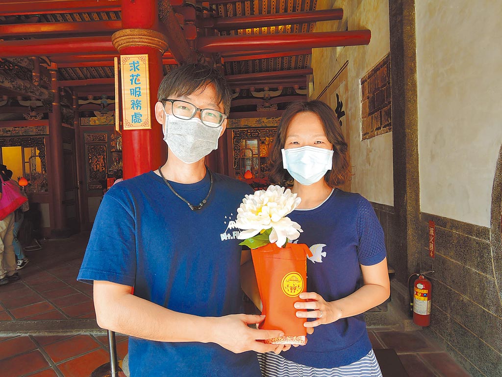 女權抬頭宮廟求紅花比例增 地方新聞 中國時報