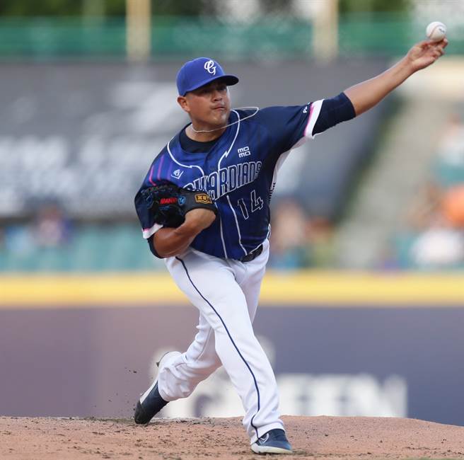 富邦悍将先发洋投邦威首次面对中信兄弟缴出好投。（季志翔摄）