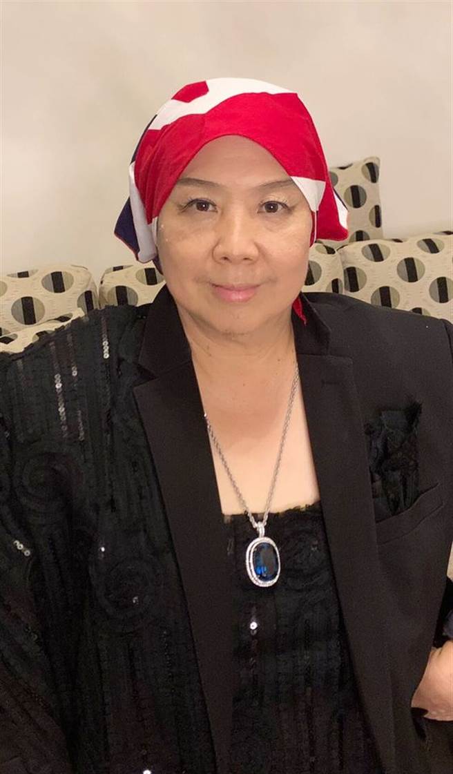 恒述法师的萤幕还俗造型。（图／FB@恒述法师～Jenny-费）