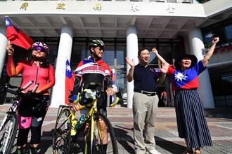熱血大叔揹國旗 挑戰1100公里單車環島