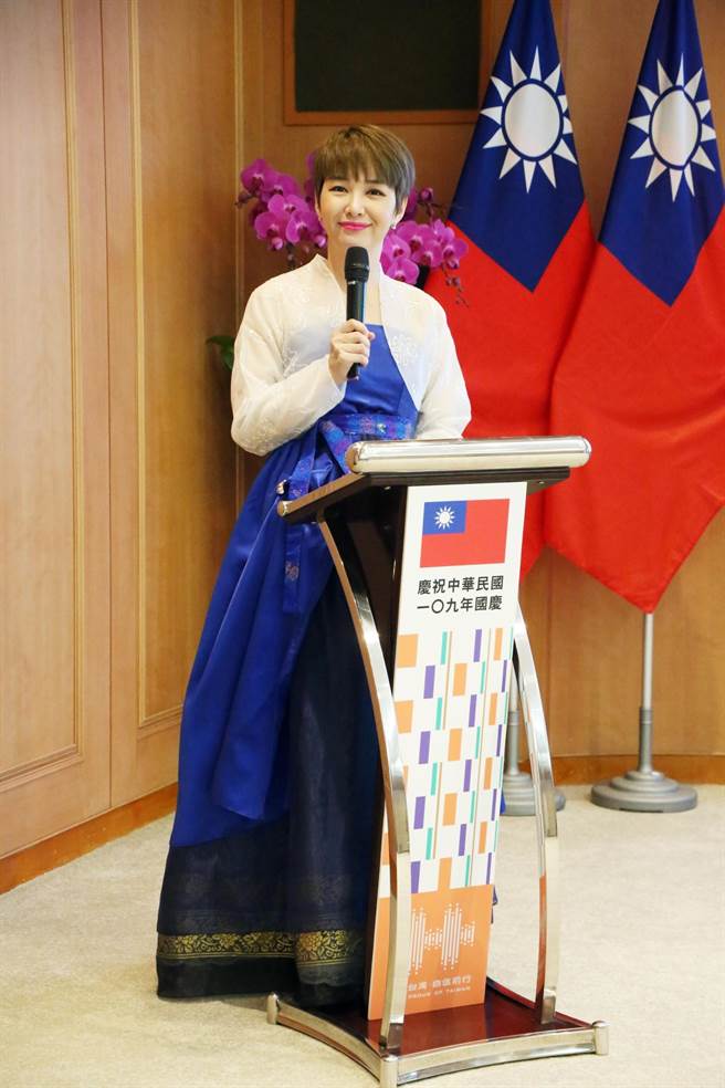 鲁水晶任2020年国庆大典主持。（鲁水晶提供）