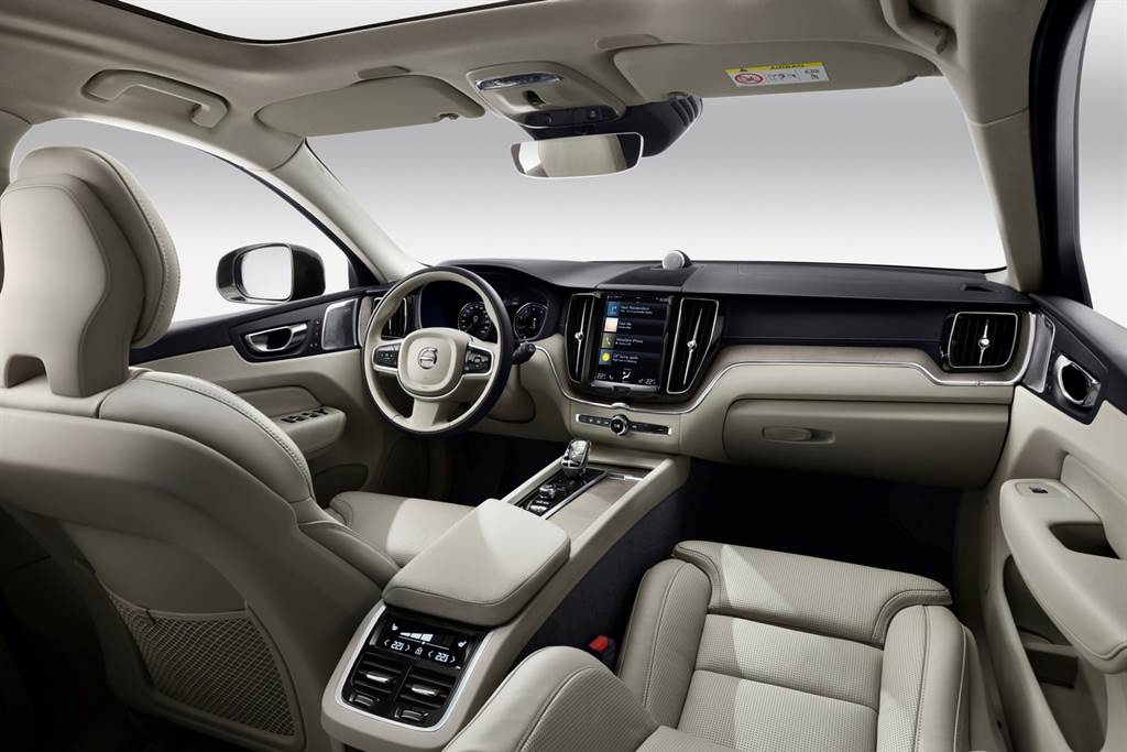 Volvo XC90、XC60獲得英國 《Auto Trade》「最佳七人座」與「最佳家庭車款」殊榮
