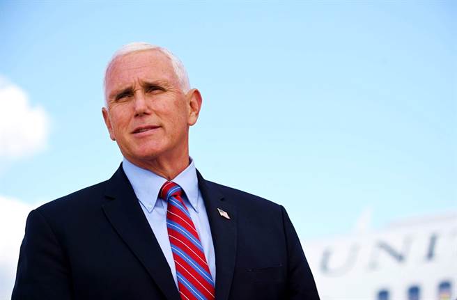 美国总统大选副总统辩论会即将登场，由于川普染新冠，原本不受关注的副总统辩论会突然变得备受瞩目，外媒分析，副总统彭斯（Mike Pence）此次辩论压力超大。（资料照／路透社）