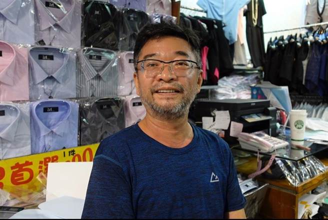 服饰业者简老板则表示，士林房租贵、房东不愿降价。(照片/游定刚 拍摄)