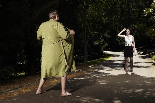 台中数月前发生一起男主管在女同仁座位旁，上演玩鸟LIVE秀的公然猥亵案件。(示意图/达志影像)