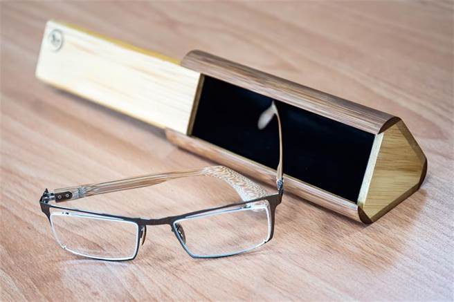 以竹子做成的各样精品小物，结合了工艺技术与文创美感。 (图/林旻萱)