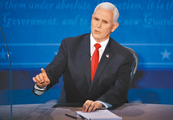 選舉後是否和平移交權力成為這次辯論會的另一個焦點，圖為彭斯。（路透）