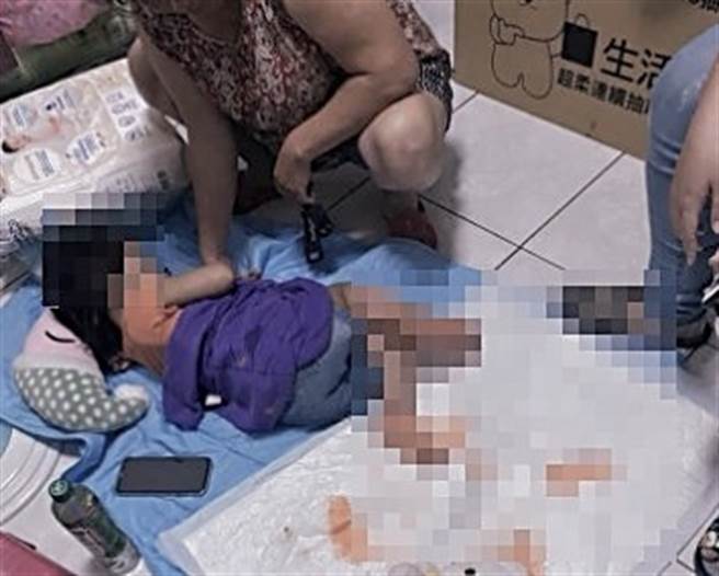 台南市永康区今年6月传出虐童案，女童因罚站热水中导致下肢严重烫伤。（图片经变色处理，爆料公社／苏育宣翻摄）