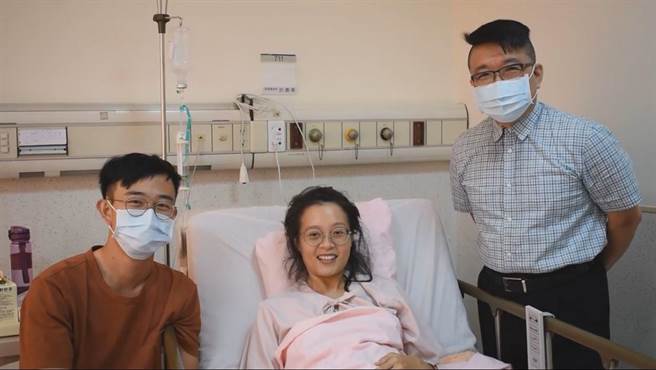 张太太说，女儿预产期还没到，安胎两周仍迫不及待选在国庆日出生。（林新医院提供／冯惠宜台中传真）