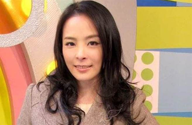 周姿君主持灵异节目走红，因此被封为「灵异鬼后」。（图／周姿君脸书）