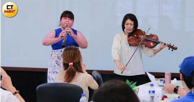 黃玲娟不只是義演，還會特地抽空參加關懷八仙塵爆受害人活動。（圖／讀者提供）