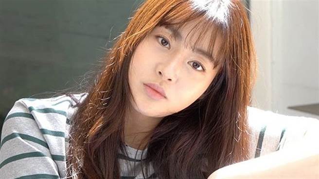 姜素拉婚后一个月变了 「全新造型」网讚：最美医师娘（图／IG@ reveramess_）