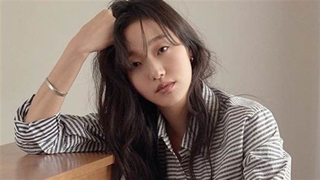 金高银也剪短了「眉上5cm狗啃浏海」萌翻眾人