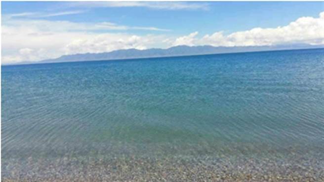 空灵的赛里木湖。（作者提供）