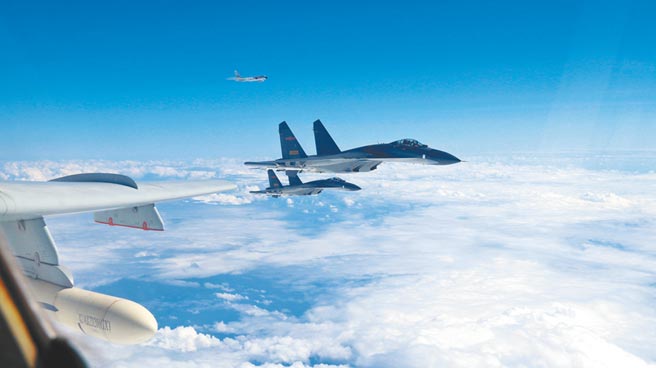 共軍多型戰機進行「繞島巡航」。（新華社資料照片）