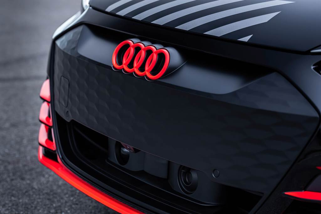Audi預告首款純電動力跑車e-tron GT將於年底亮相
