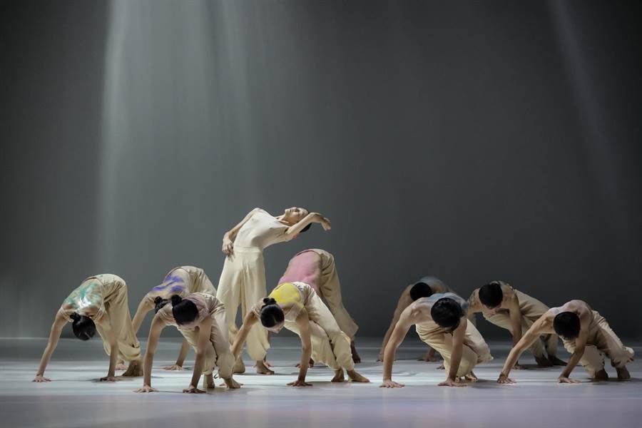 台中國家歌劇院將於10月24日及25日推出雲門舞集的新舞作《定光》。（雲門舞集提供／陳淑芬台中傳真）