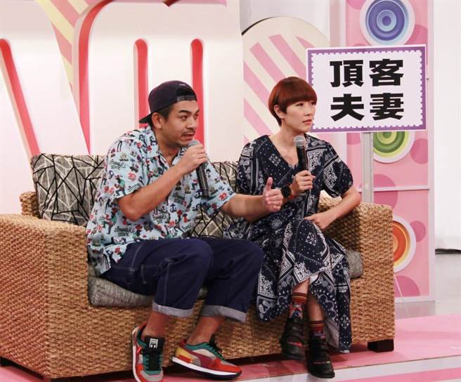 史丹利（左）、GiGi交往1年半就闪婚。（年代提供）