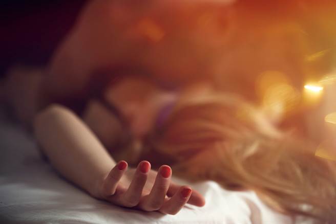 台中一位女子在和土耳其男友交往期间曾两情相悦拍下性爱片，没想到分手后却多次被前男友传裸照威胁，她愤怒提告。（示意图／Shutterstock）