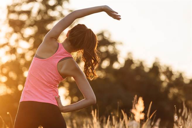 運動對健康帶來的好處，選對時段可能對罹患癌症的風險也有影響。（示意圖/Shutterstock)
