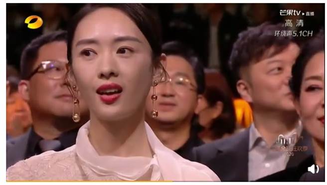童瑶听到自己得奖，露出不敢置信的表情。（图／取材自新浪娱乐微博）