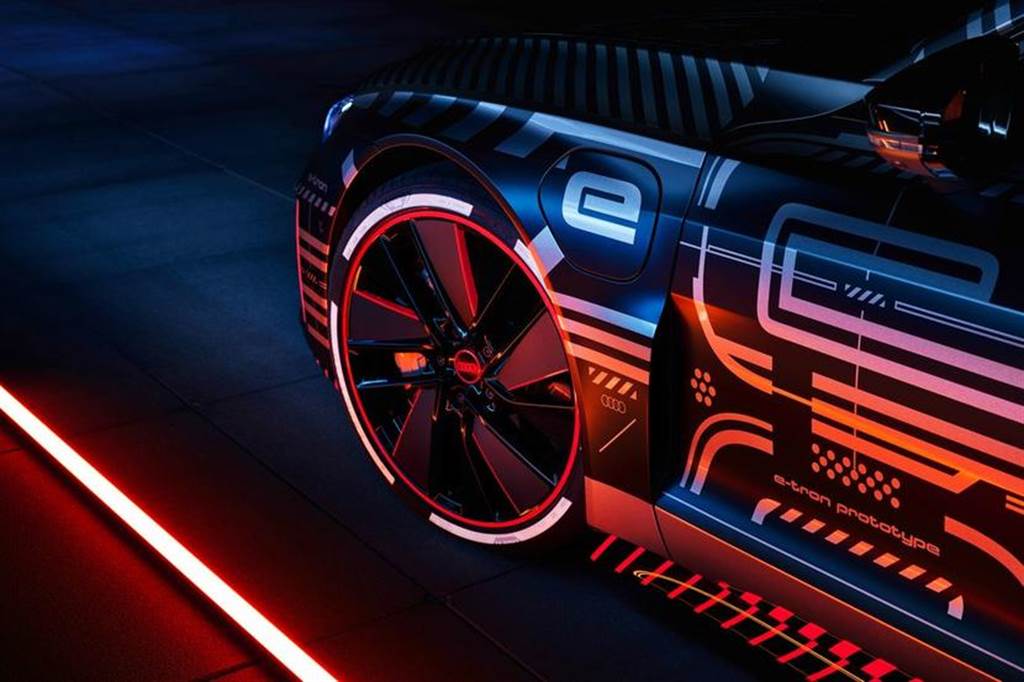 三馬達輸出 700 匹馬力！Audi e-Tron GT 電動跑車將同步推出 RS 版本，明年量產上市