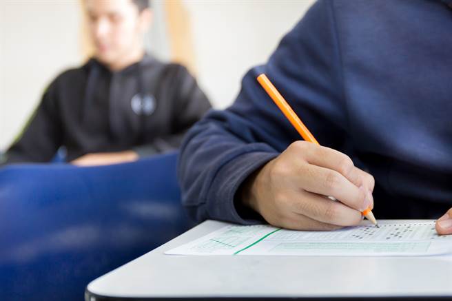 关姓教师因劝导学生上课态度，事后遭投诉，变相被学校逼退，令他相当心寒。（图／示意图，与当事人无关，达志影像）