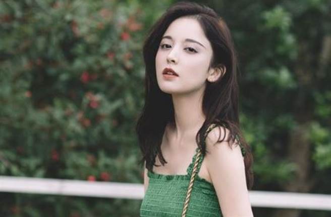 大陆女星古力娜扎出道前就以「北影校花」封号闻名，更被封为「新疆维纳斯」。（图／IG@nz0502）