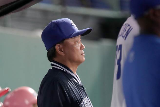 富邦悍将总教练洪一中谈新洋炮使用规划。（资料照，郑任南摄）