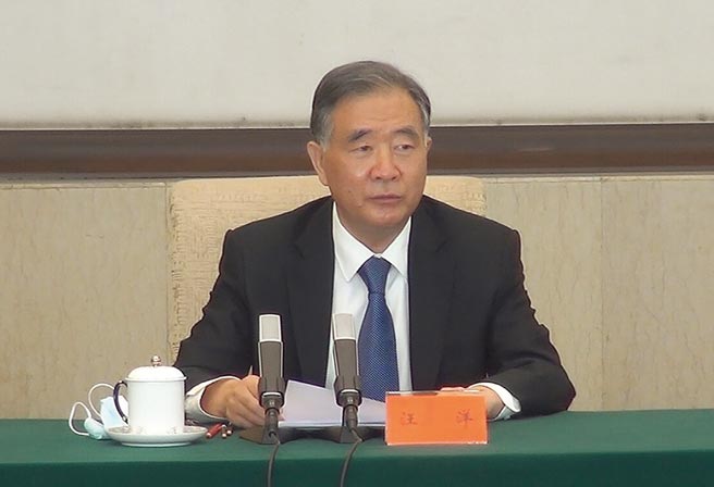 北京官方22日舉行台灣光復75周年研討會，兩岸與會者一致鼓吹促統論調。中國全國政協主席汪洋聲稱，台灣議題但凡有一線和平解決可能，陸方都要「仁至義盡」，但絕不害怕戰爭。（中央社）