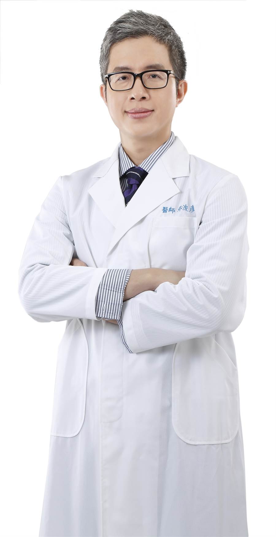 整型教父邱浚彦經常與國外醫美團隊交流。