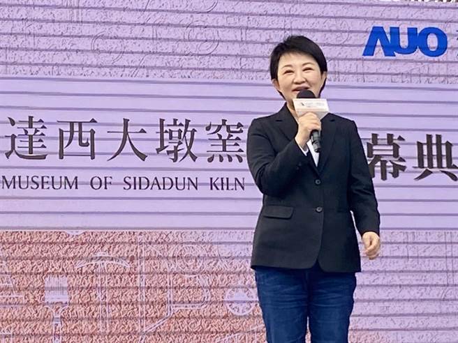 台中市长卢秀燕表示，友达是台湾品牌，台湾的骄傲，将发文各级学校有机会来参观。（卢金足摄）