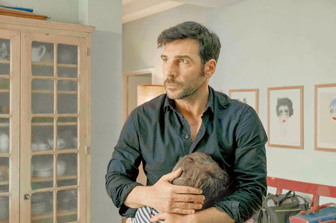 艾多阿尔多里奥因演出《幸运女神》粉丝再度暴增，影迷是男女通杀。（海鹏提供）