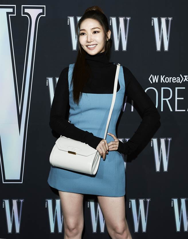 朴敏英25日现身活动，鼻子被指怪怪的。（图／翻摄自韩网문화뉴스）

