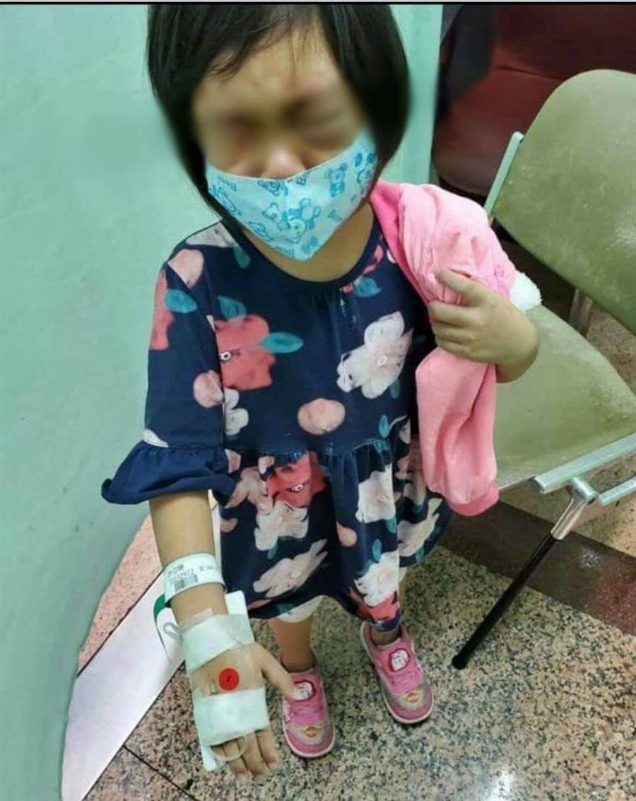 4歲女童被打到一度住加護病房。(翻攝照片／蔡依珍桃園傳真)