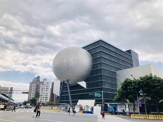 那顆球是什麼？台北藝術中心全球首座球體劇場超吸睛