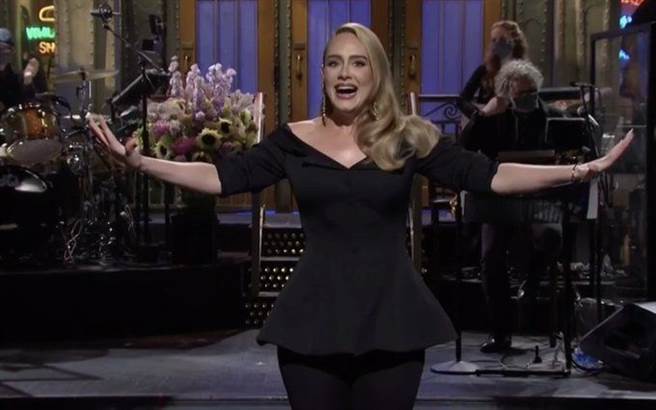 愛黛兒(Adele)一登台，瘦身成果讓人驚艷 (圖/ 翻攝自NBC)