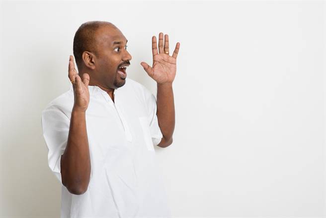 印度也发生杀母砍头案，一名男子发现母亲成了一具无头尸，追查后发现是弟弟酒后行凶。（示意图，达志影像/shutterstock）