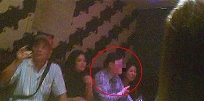 北投侦查队长喝花酒遭偷拍 PO网爆料黑歷史惨被拔官(图片取自/爆料公社)