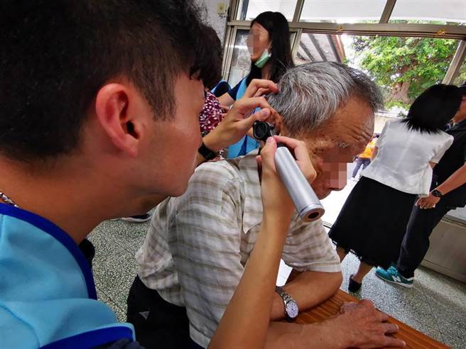 听力受损不只是耳朵这个器官出问题，跟语言、情绪、大脑也很有关系。出现听力问题应就医做详细检查。(图/中时资料照片，吴建辉摄）
