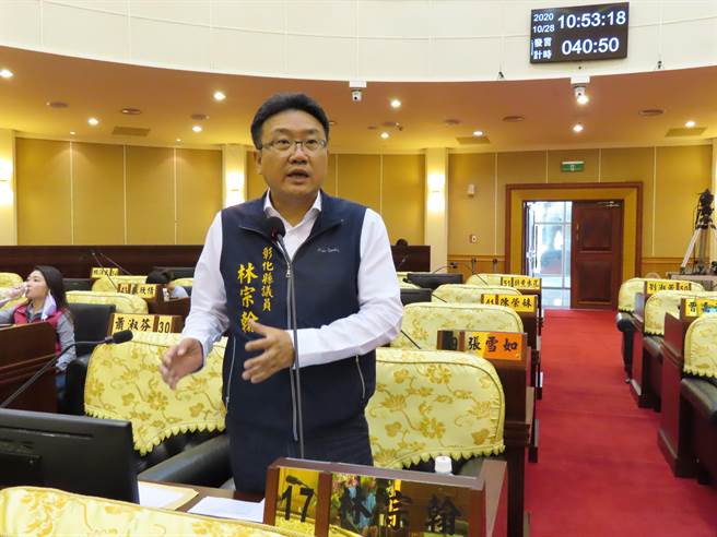 議員林宗翰建議美港公路高架化。（吳敏菁攝）